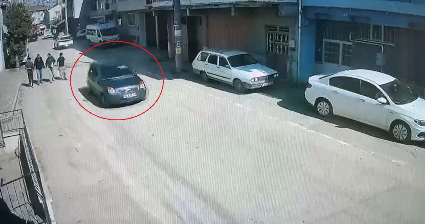 Borcunu ödemediği için icra takibi başlatan avukatı öldürdü, kız kardeşini yaraladı  - Görsel 5