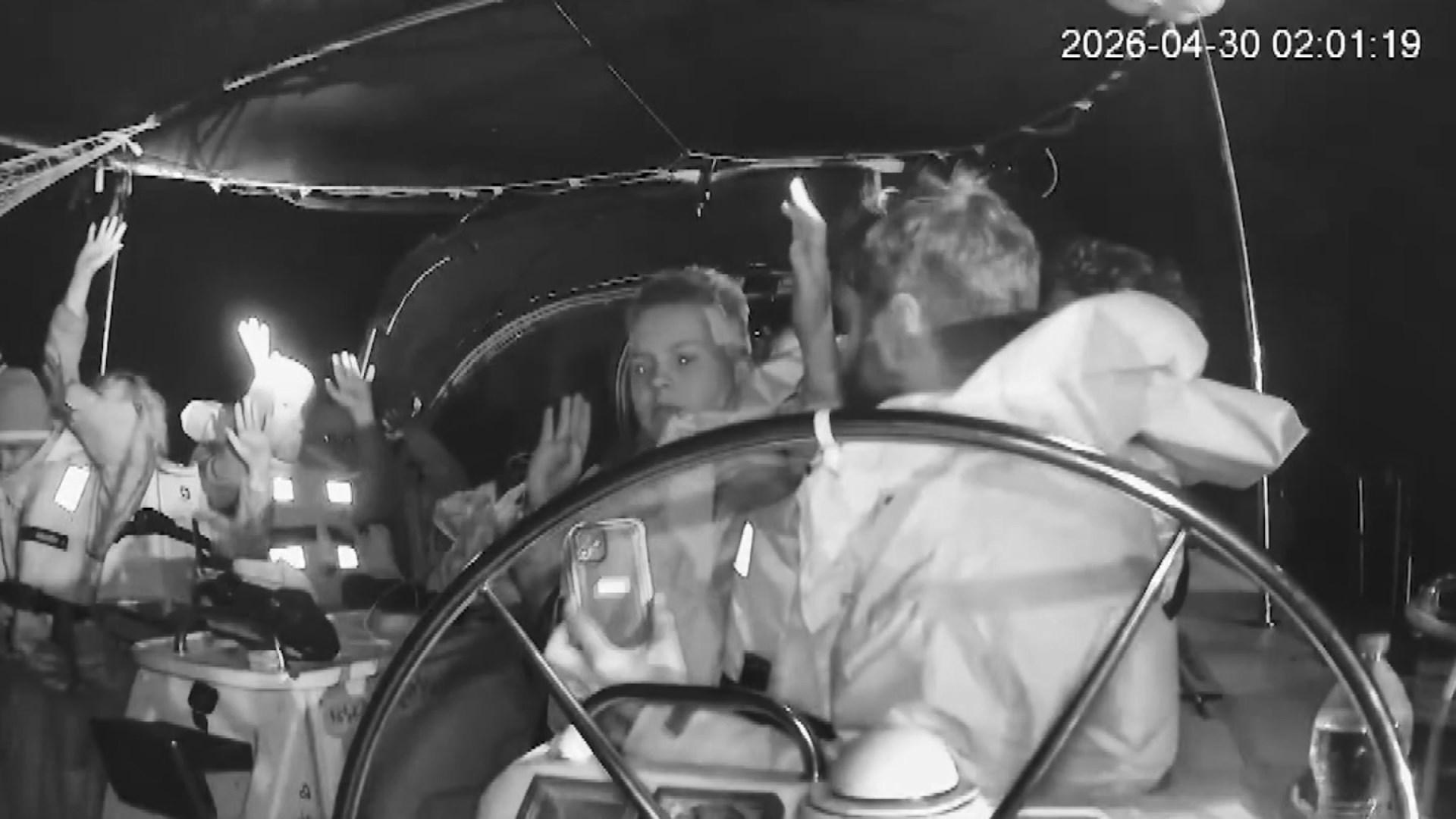 İsrail, Global Sumud Filosu'nu Yunanistan yakınlarında abluka altına aldı - Görsel 7