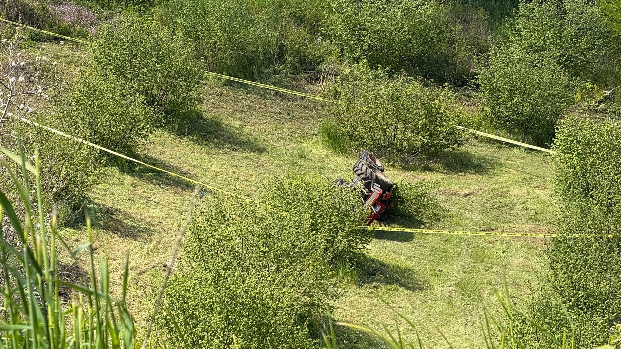 Sakarya- Devrilen traktörün sürücüsü emekli polis öldü - Görsel 2