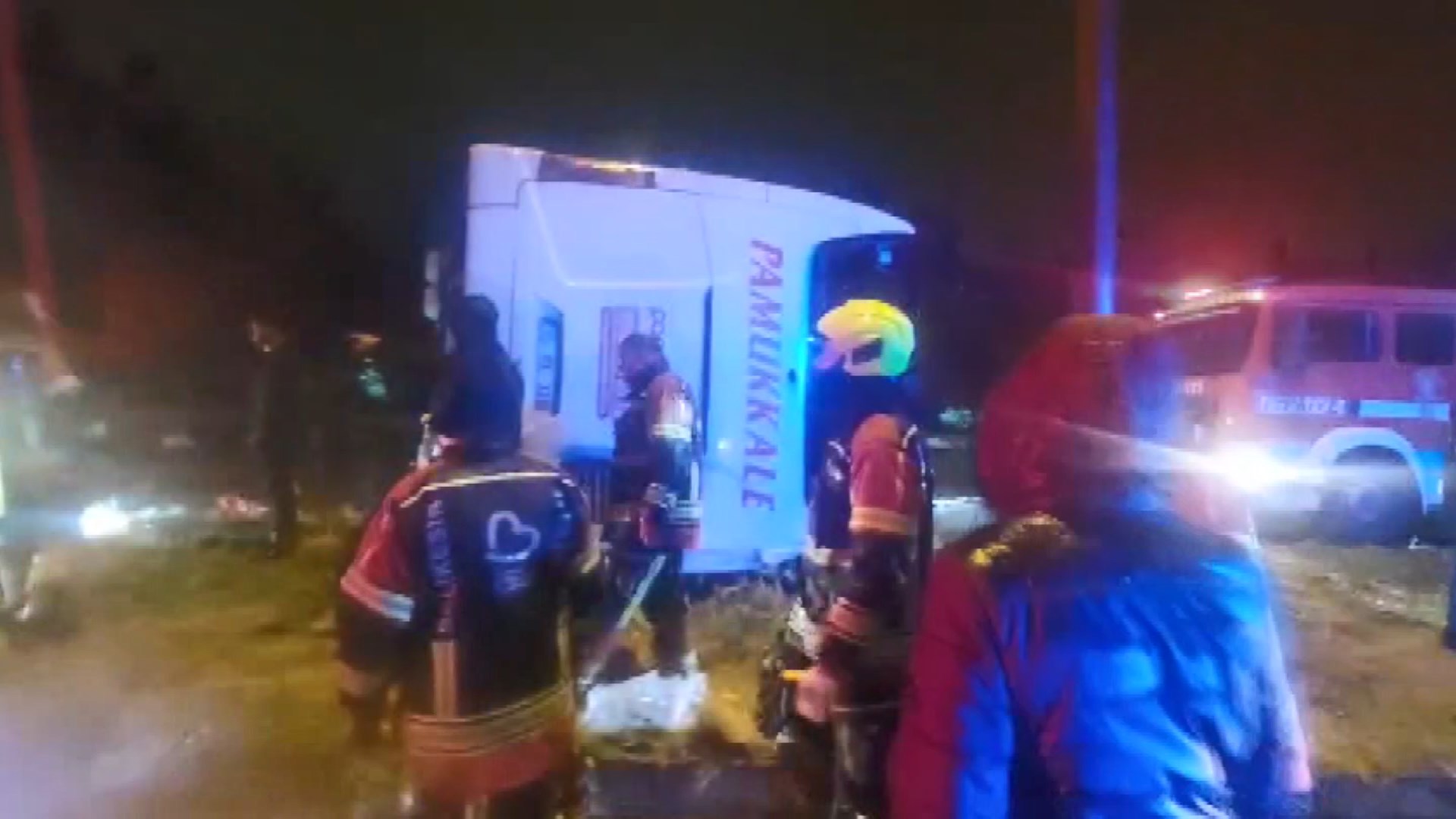 Balıkesir'de yolcu otobüsü devrildi; 3 ölü, 31 yaralı - Görsel 7