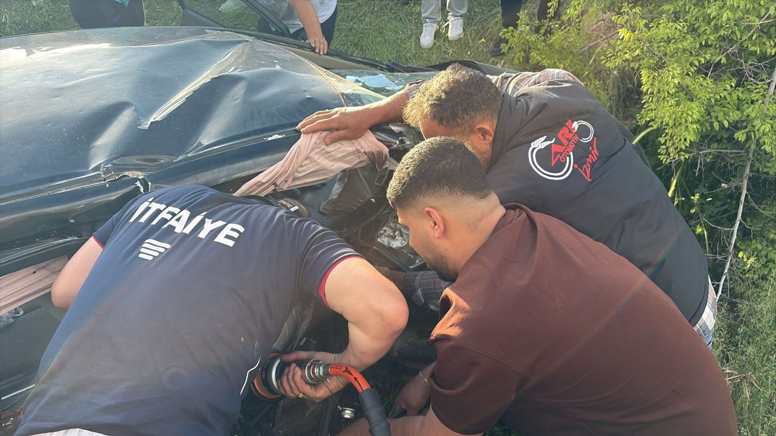 Adıyaman’da 2 otomobil çarpıştı; anne ve 2 çocuğu öldü, 4 kişi de yaralandı - Görsel 3