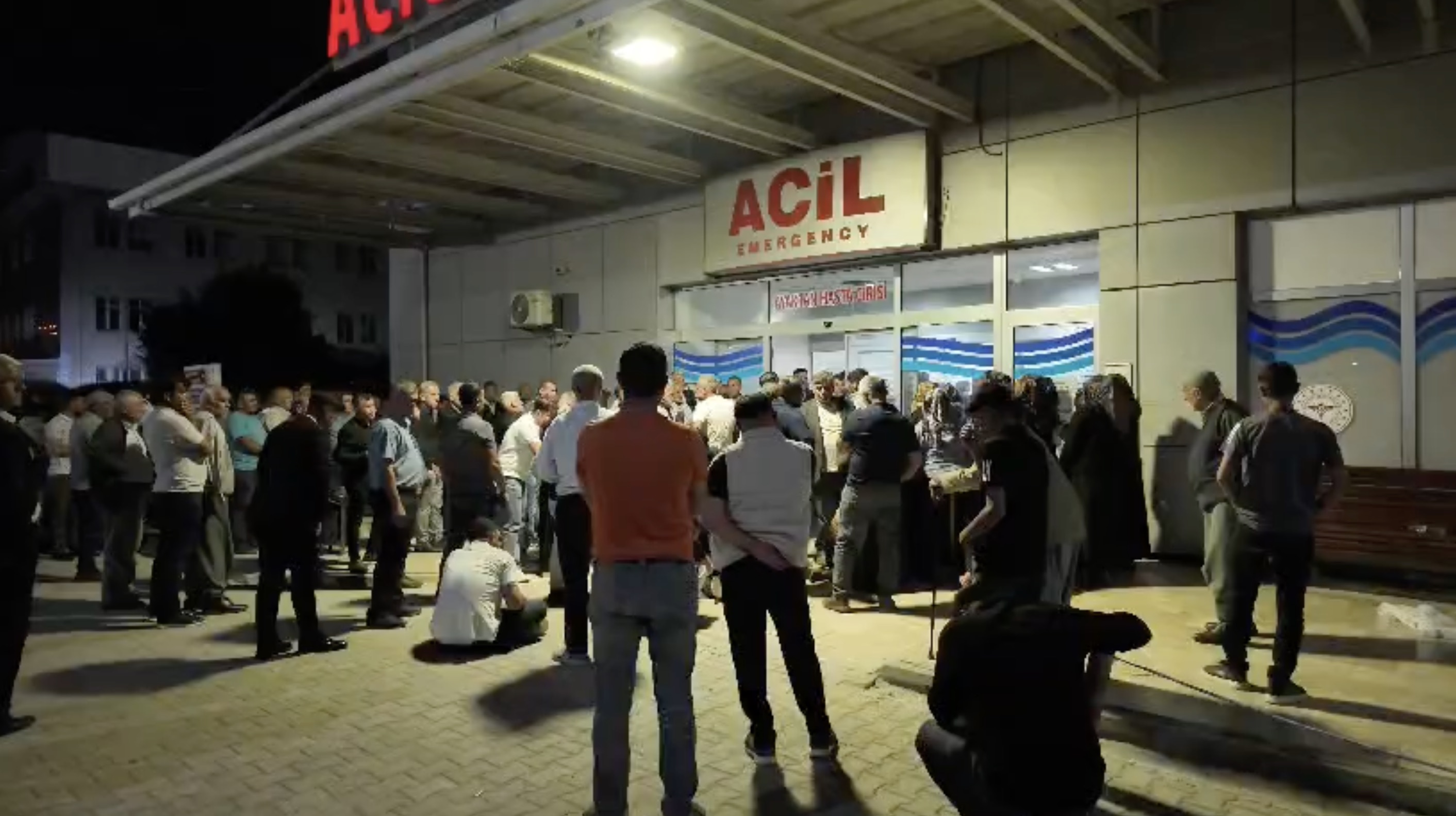 Adıyaman’da 2 otomobil çarpıştı; anne ve 2 çocuğu öldü, 4 kişi de yaralandı - Görsel 5