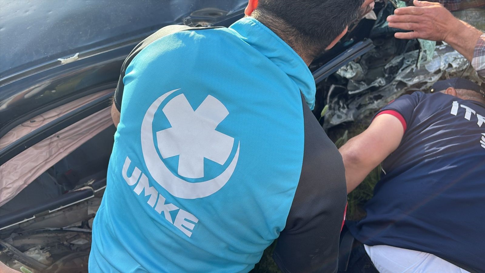 Adıyaman’da 2 otomobil çarpıştı; anne ve 2 çocuğu öldü, 4 kişi de yaralandı - Görsel 8