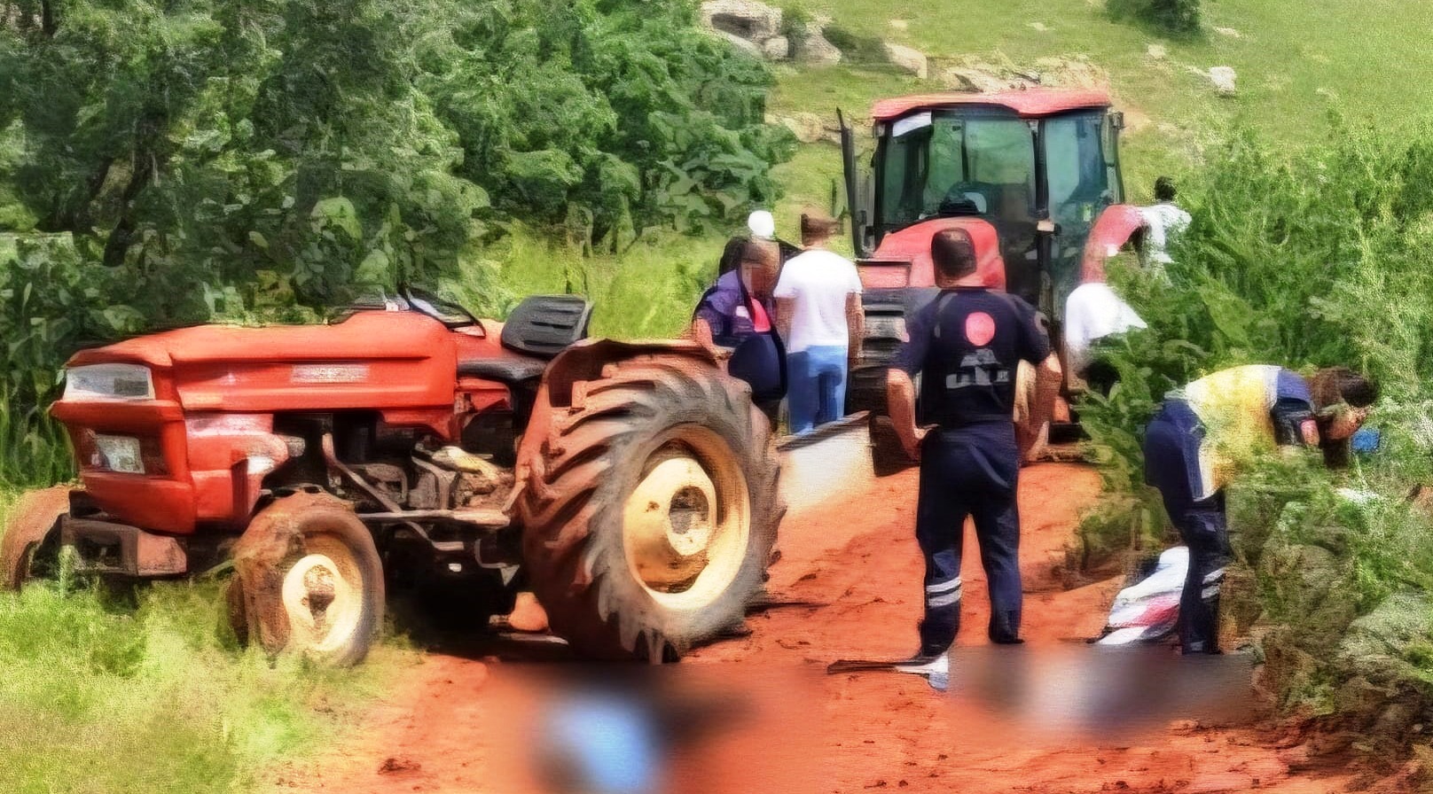 Traktör kazasında baba ile oğul öldü - Görsel 1