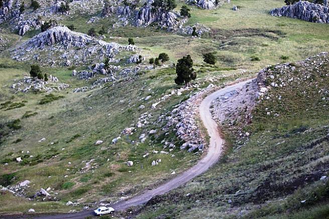 Toros Dağlarında Yayla Evleri Kardan Kayboldu