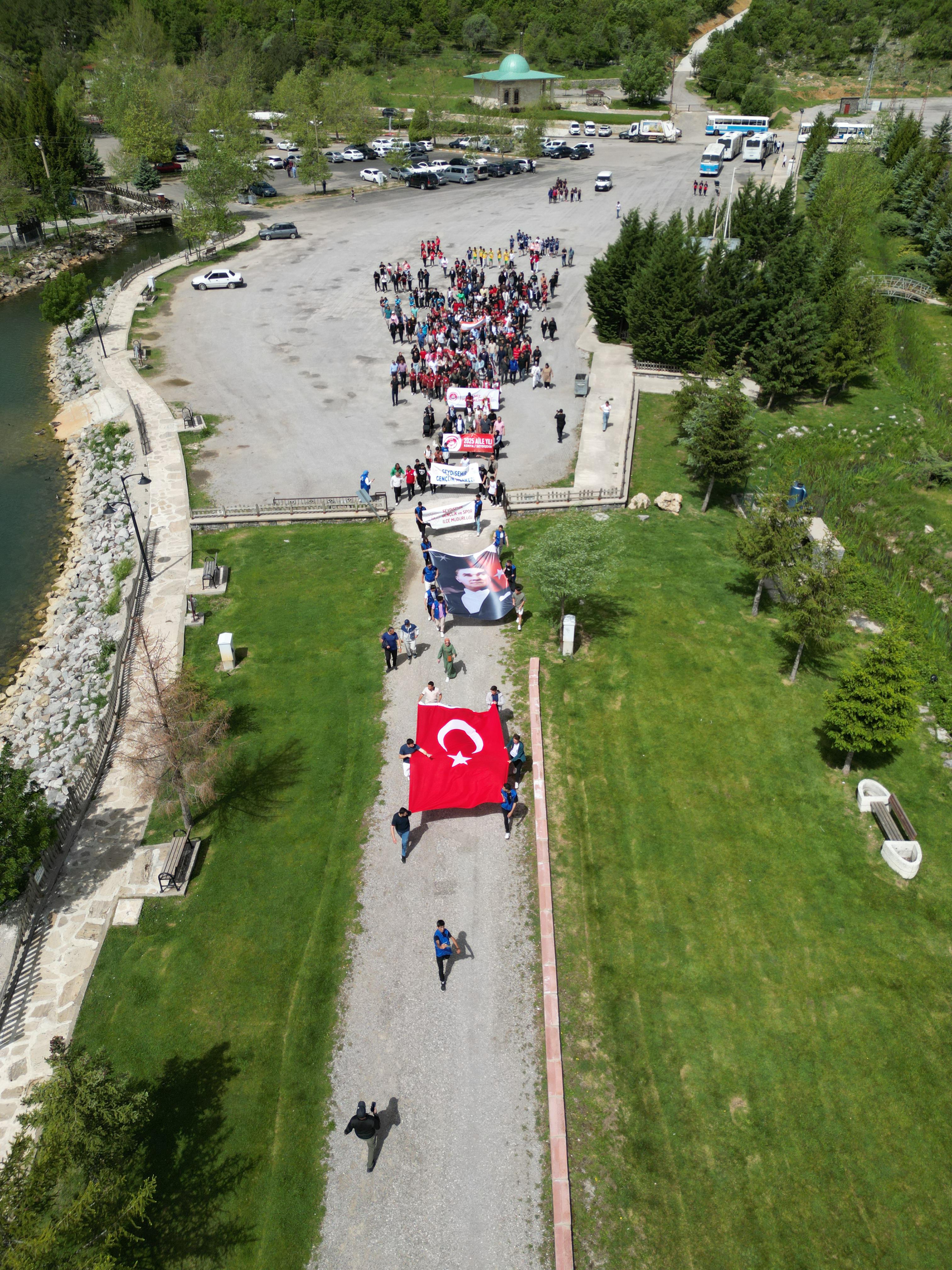 Seydişehir'de "Aile Yılı" Kapsamında Gençlik ve Sağlık Yürüyüşü Düzenlendi