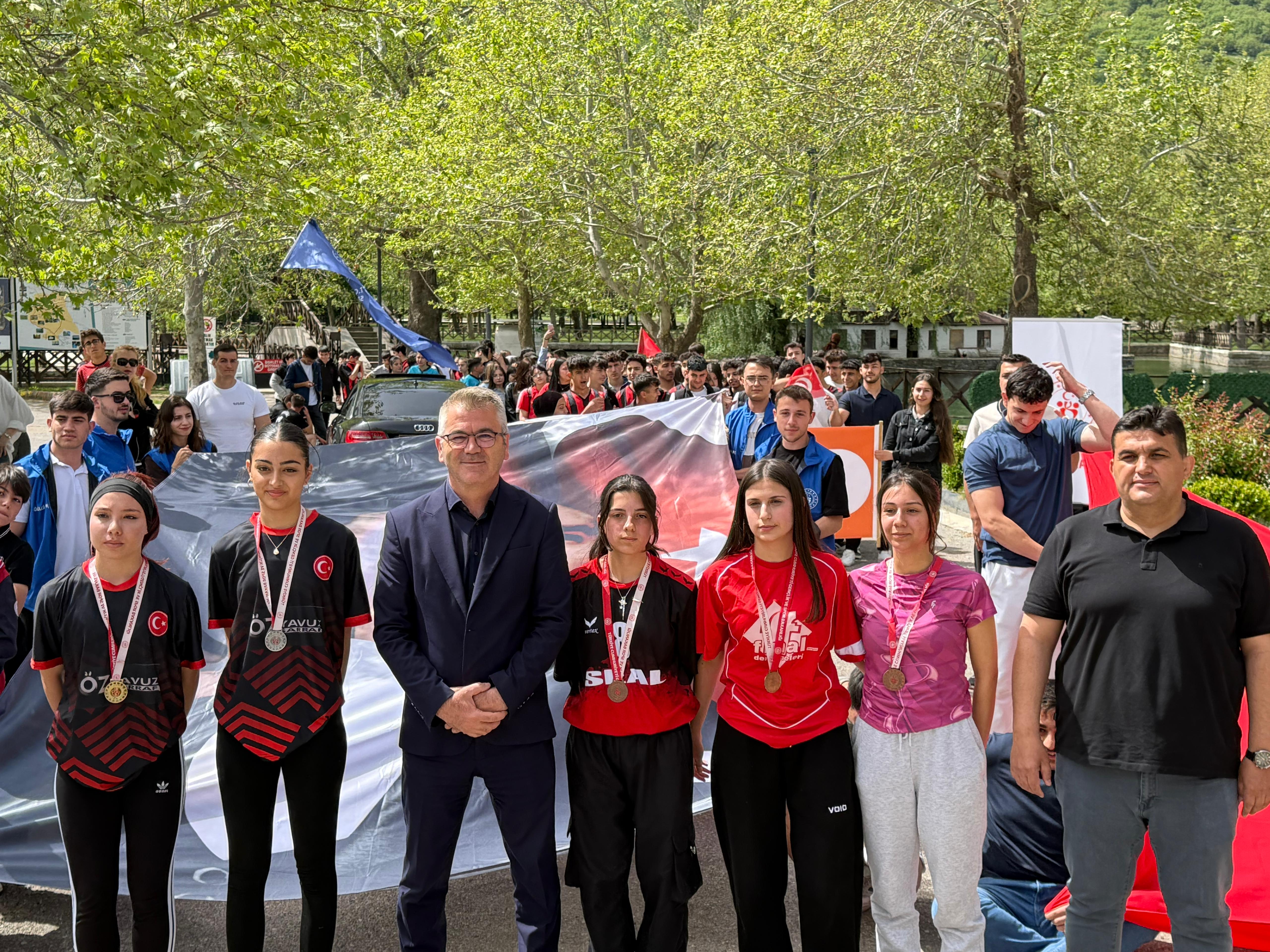 Seydişehir'de "Aile Yılı" Kapsamında Gençlik ve Sağlık Yürüyüşü Düzenlendi