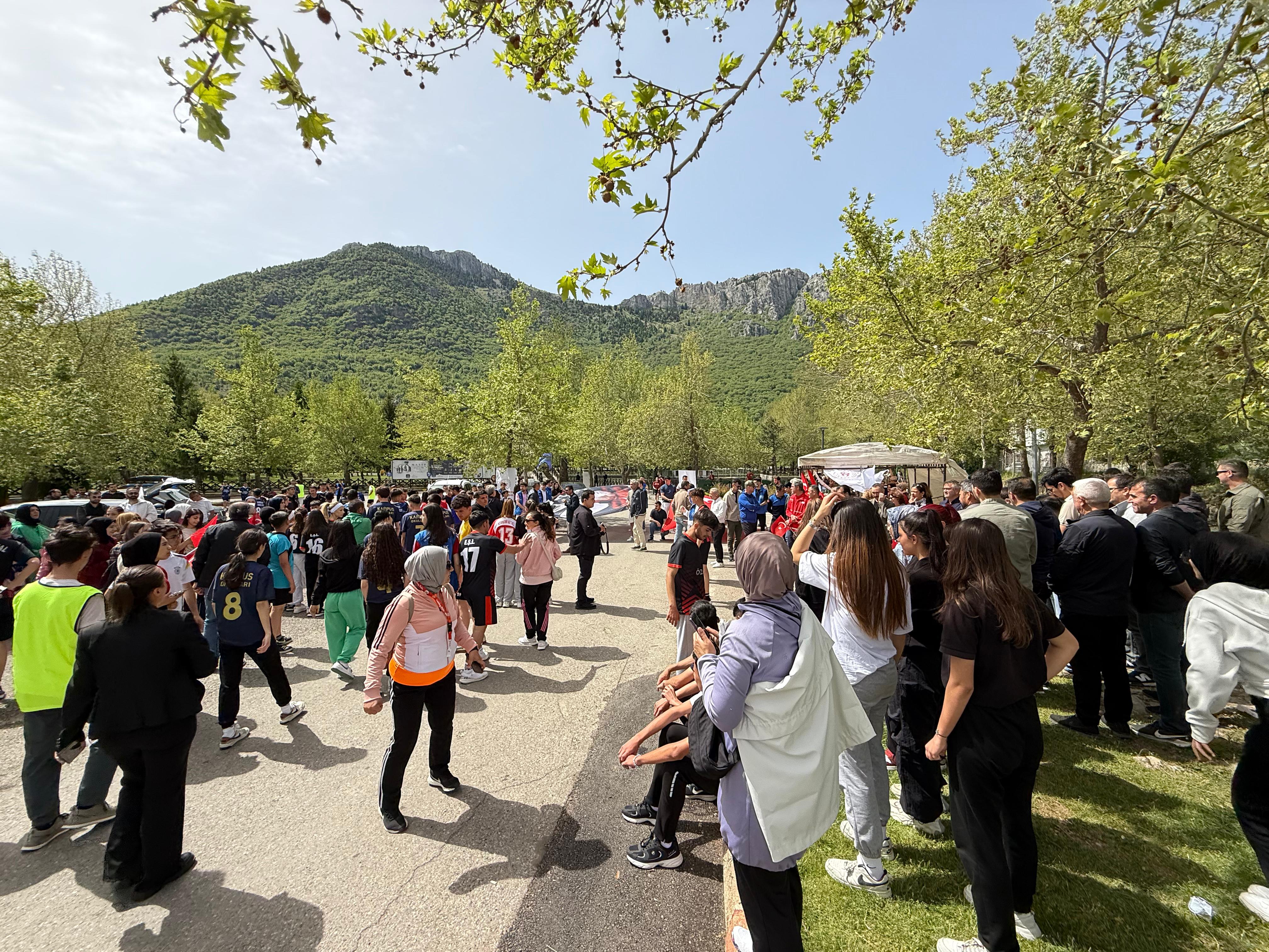 Seydişehir'de "Aile Yılı" Kapsamında Gençlik ve Sağlık Yürüyüşü Düzenlendi