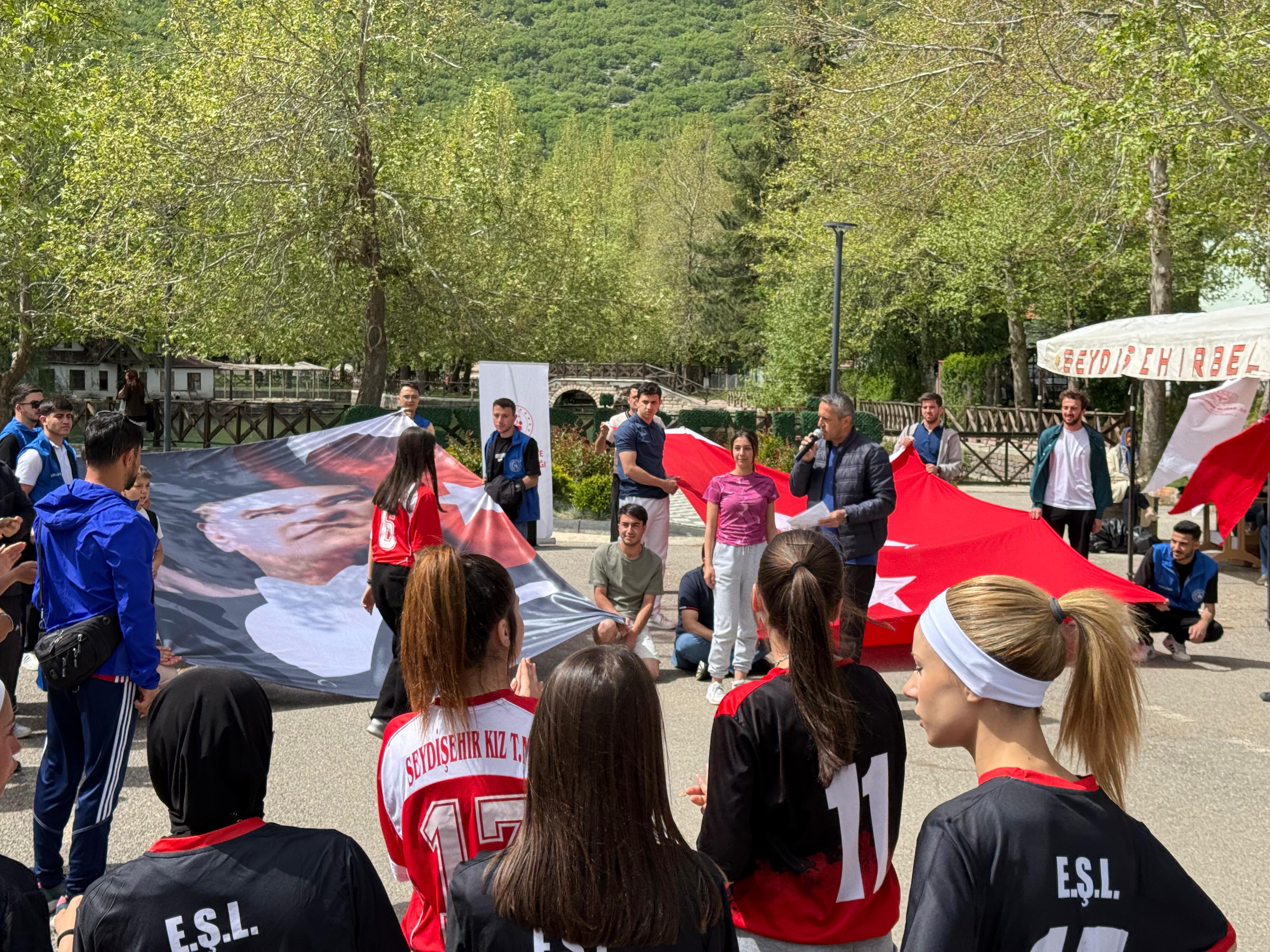 Seydişehir'de "Aile Yılı" Kapsamında Gençlik ve Sağlık Yürüyüşü Düzenlendi