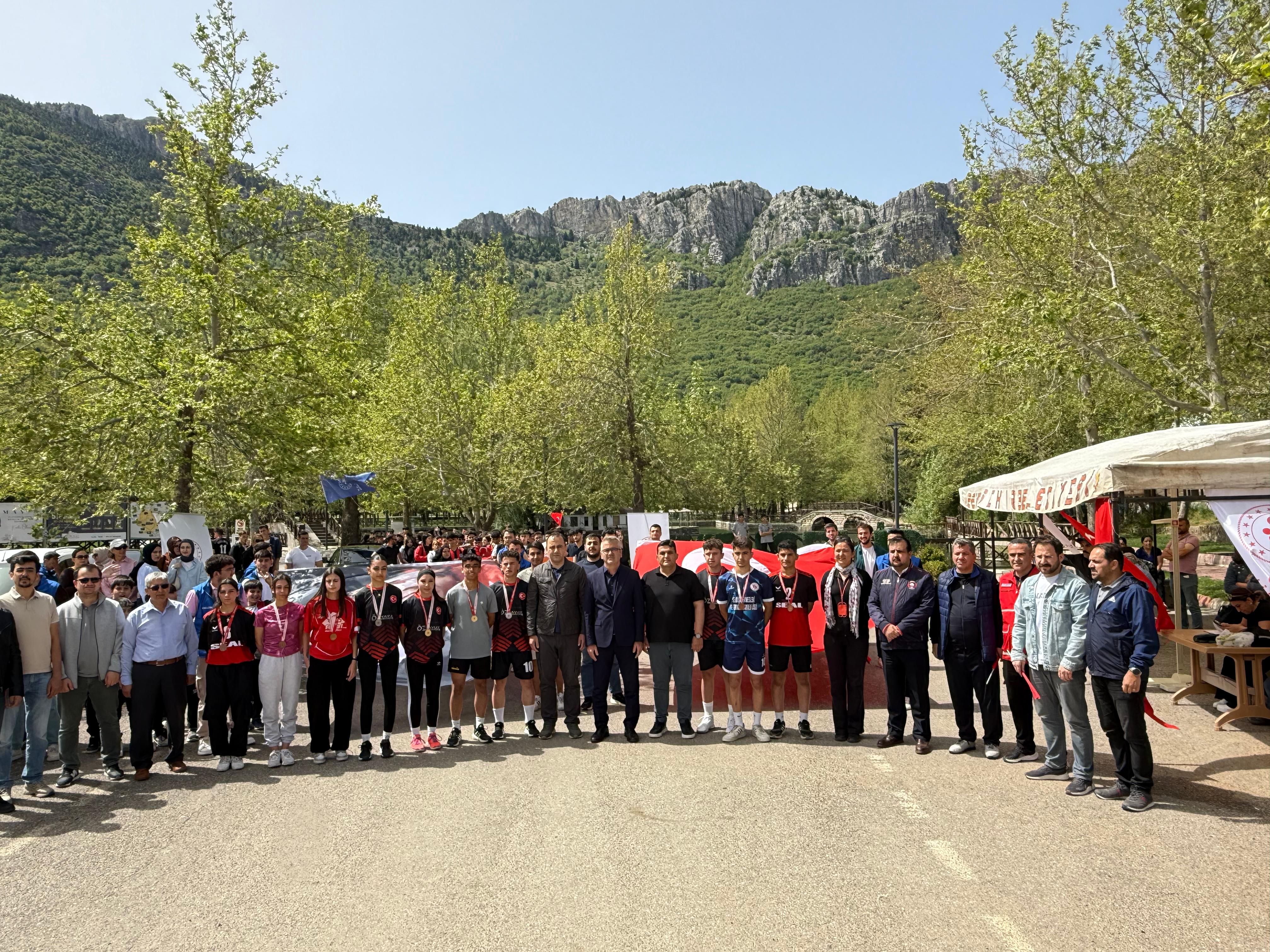 Seydişehir'de "Aile Yılı" Kapsamında Gençlik ve Sağlık Yürüyüşü Düzenlendi