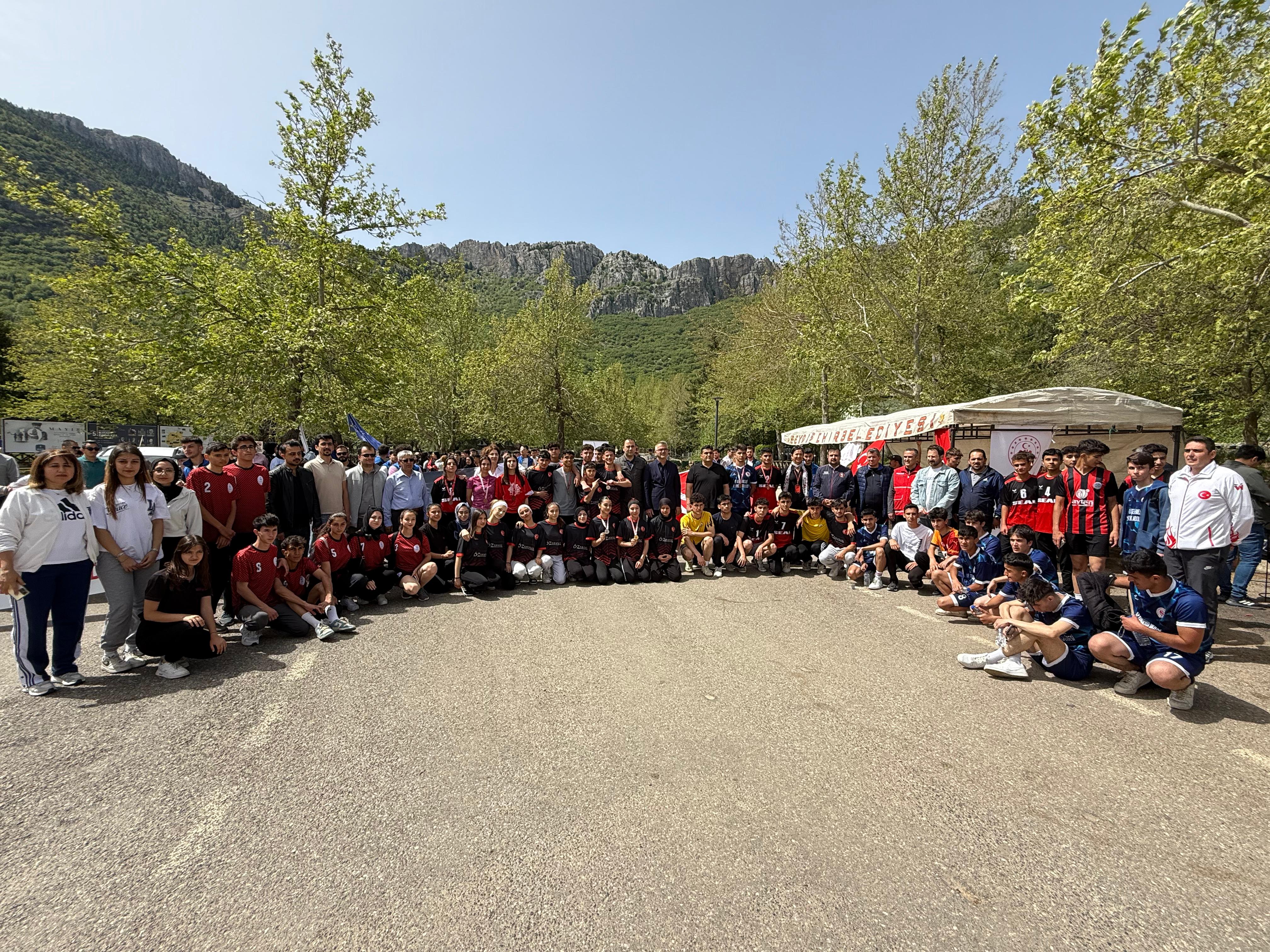 Seydişehir'de "Aile Yılı" Kapsamında Gençlik ve Sağlık Yürüyüşü Düzenlendi