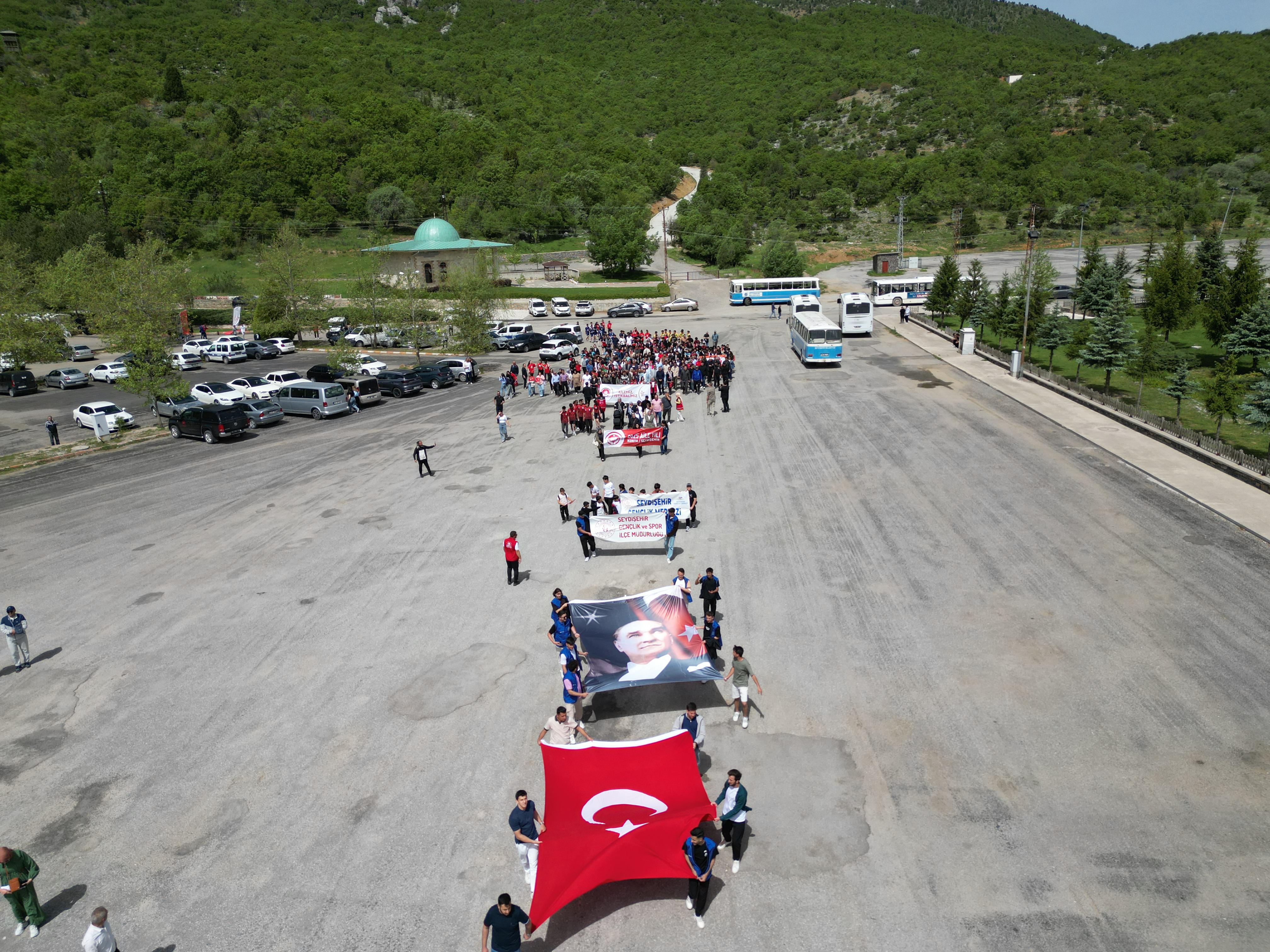 Seydişehir'de "Aile Yılı" Kapsamında Gençlik ve Sağlık Yürüyüşü Düzenlendi