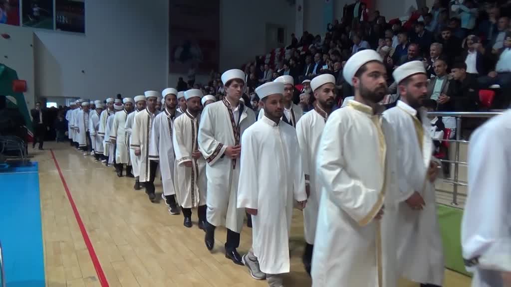 MUŞ - Hafızlık eğitimini tamamlayan 300 öğrenci icazet aldı