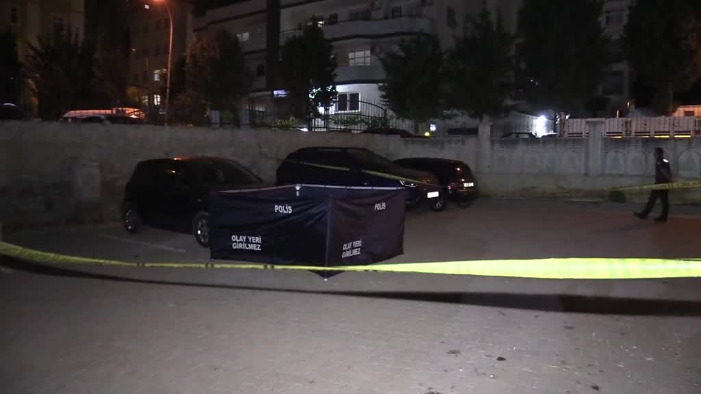 Adana'da kız arkadaşını bıçakla öldüren kişi intihar etti