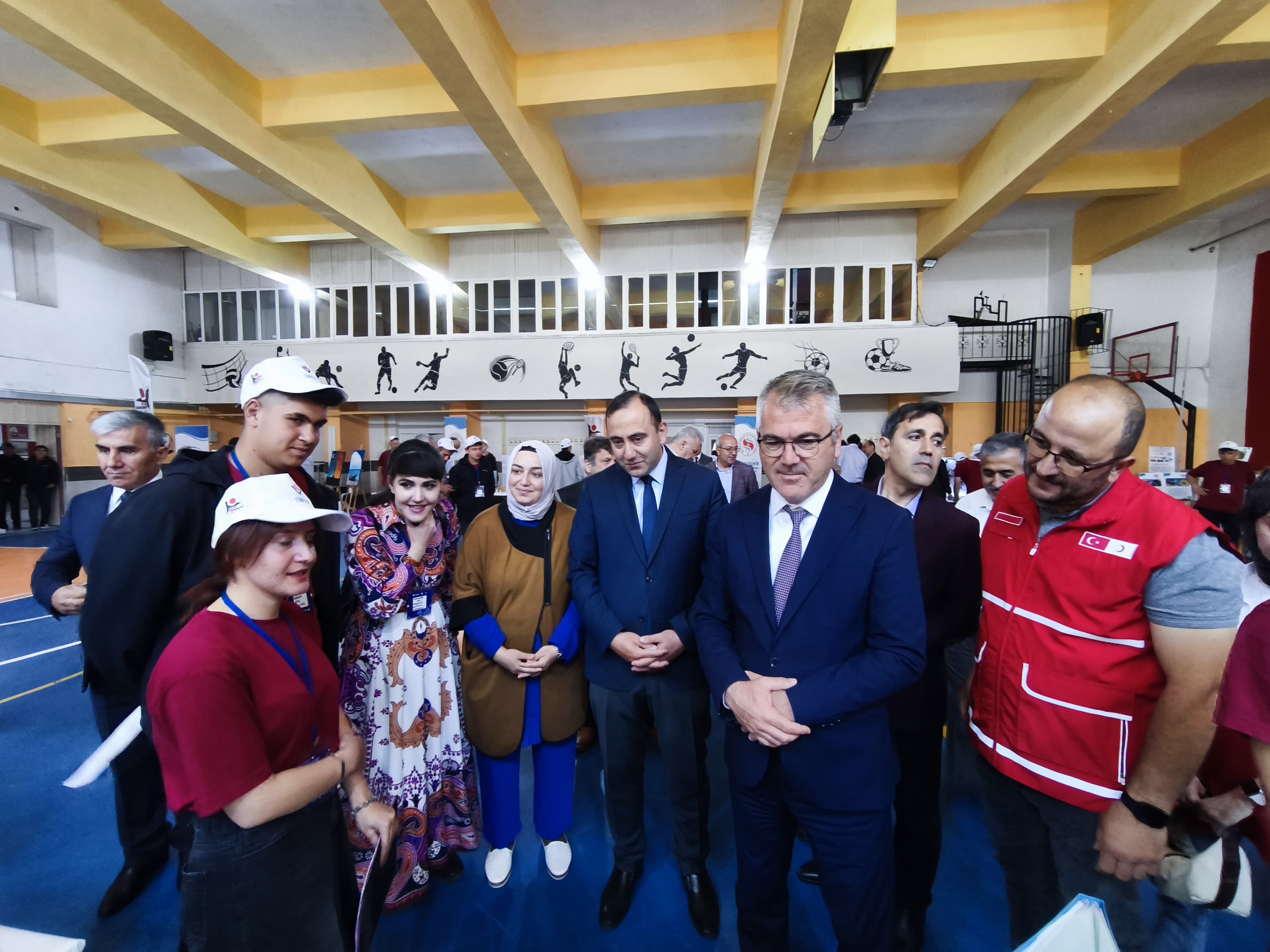 Seydişehir Mesleki ve Teknik Anadolu Lisesi'nde TÜBİTAK 4006 Bilim Fuarı Coşkusu: "Bilim ve Teknoloji ile İnşa Edeceğimiz Türkiye Yüzyılı"