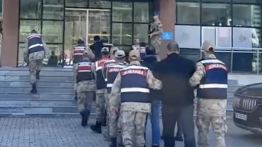 Terör örgütü DEAŞ'a yönelik operasyonlarda 298 şüpheli yakalandı