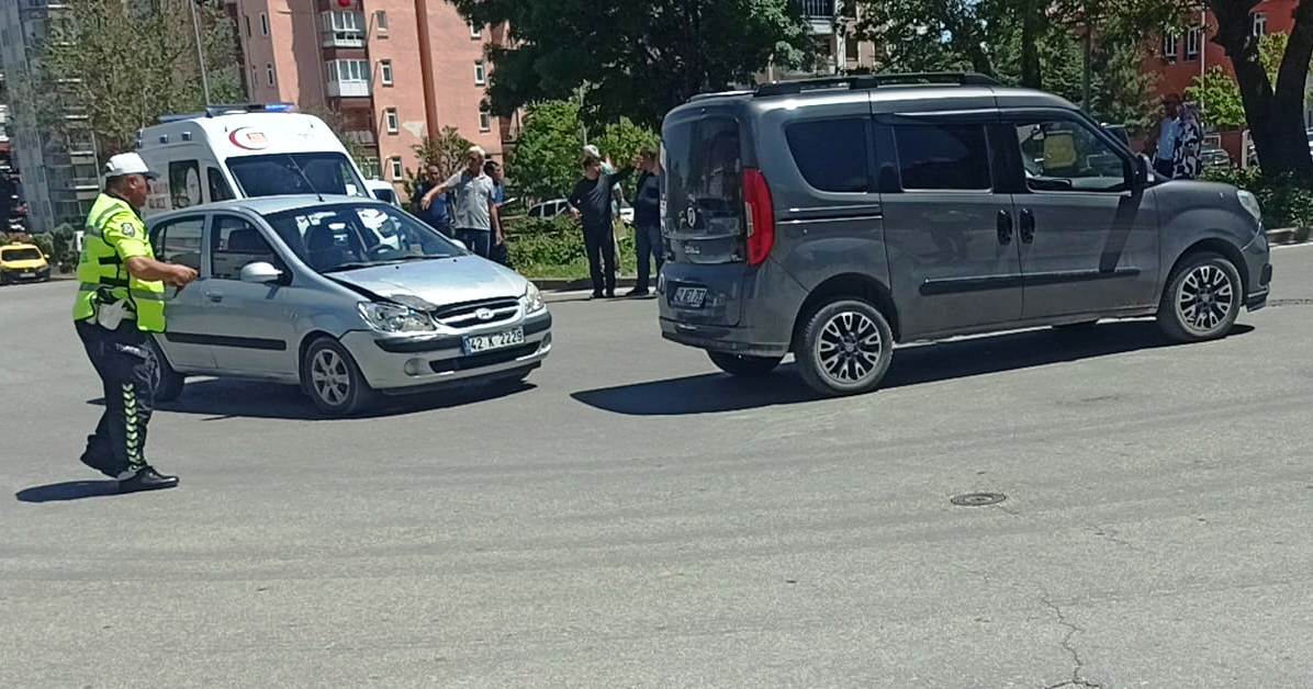 Seydişehir'de İki Aracın Çarpışması Sonucu 2  kişi Yaralandı