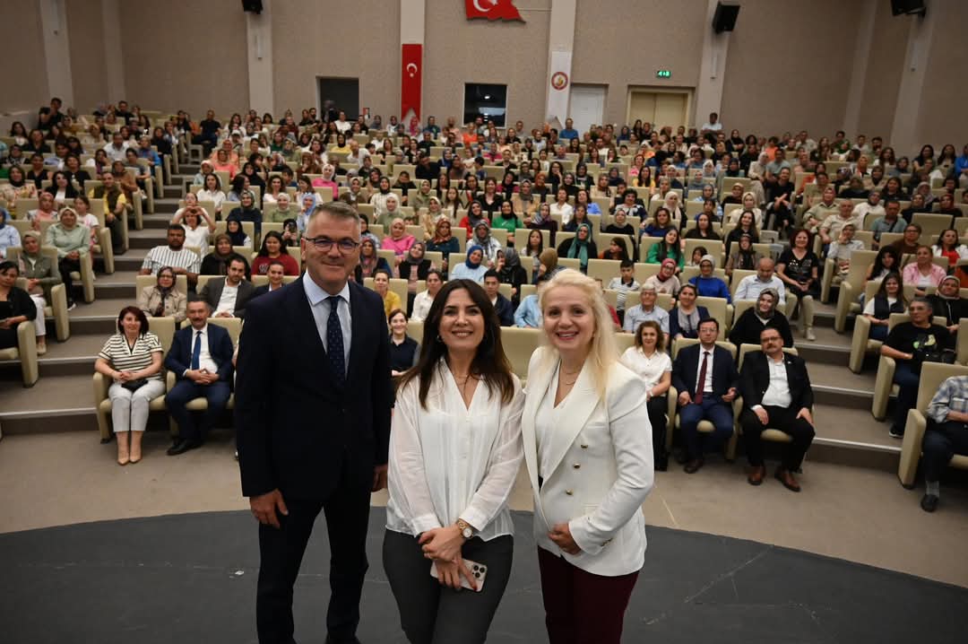 DİLEK CESUR SEVENLERİ İLE BULUŞTU