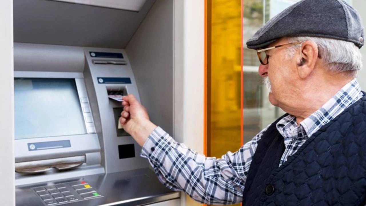 BAYRAM İKRAMİYELERİ NE ZAMAN HESAPLARA YATACAK?