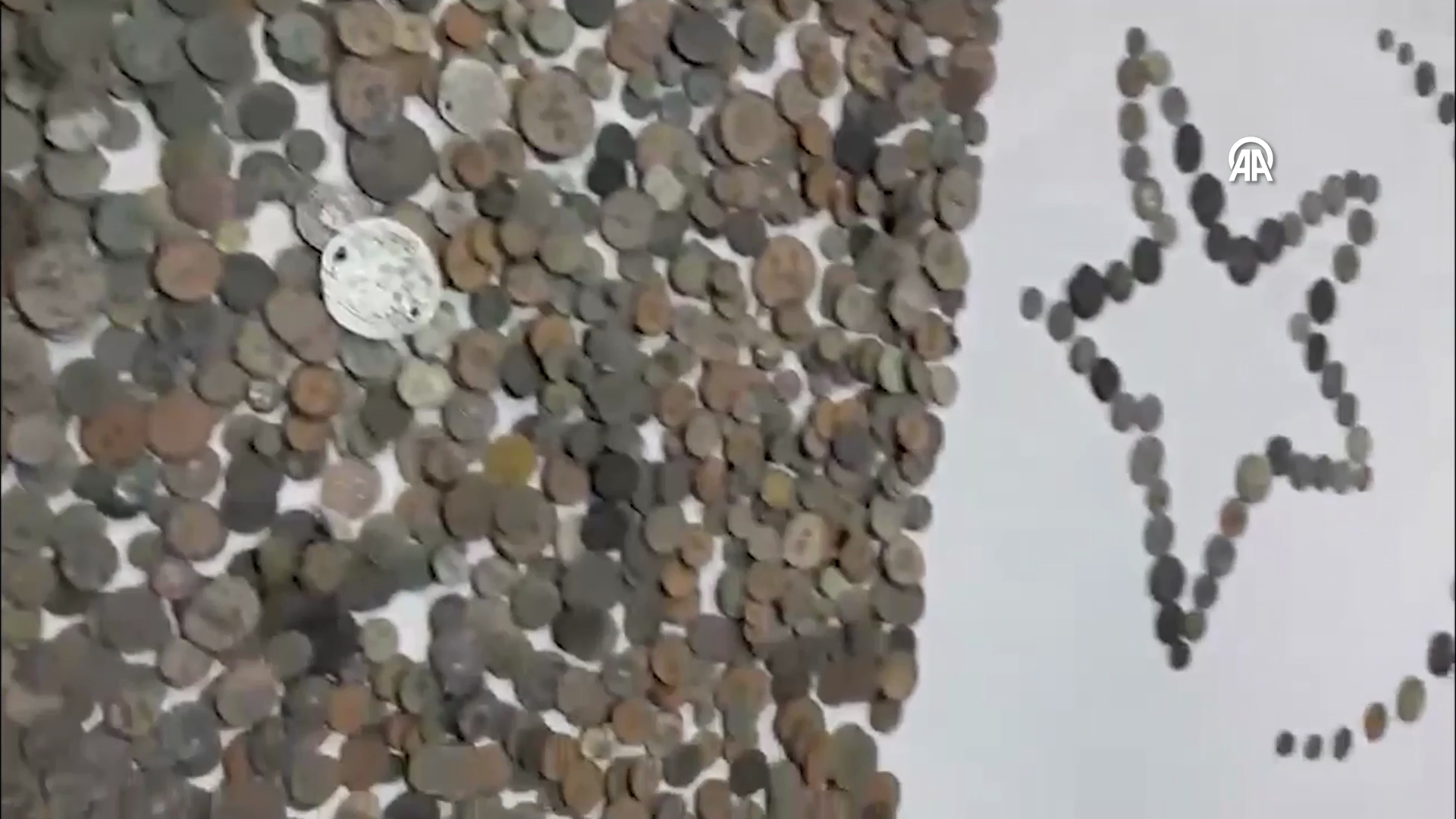 "Konya'da Başlayan Tarihi Eser Kaçakçılığı Kapıkule'de Son Buldu"12 bin 370 sikke ile 400 takı ve obje ele geçirildi