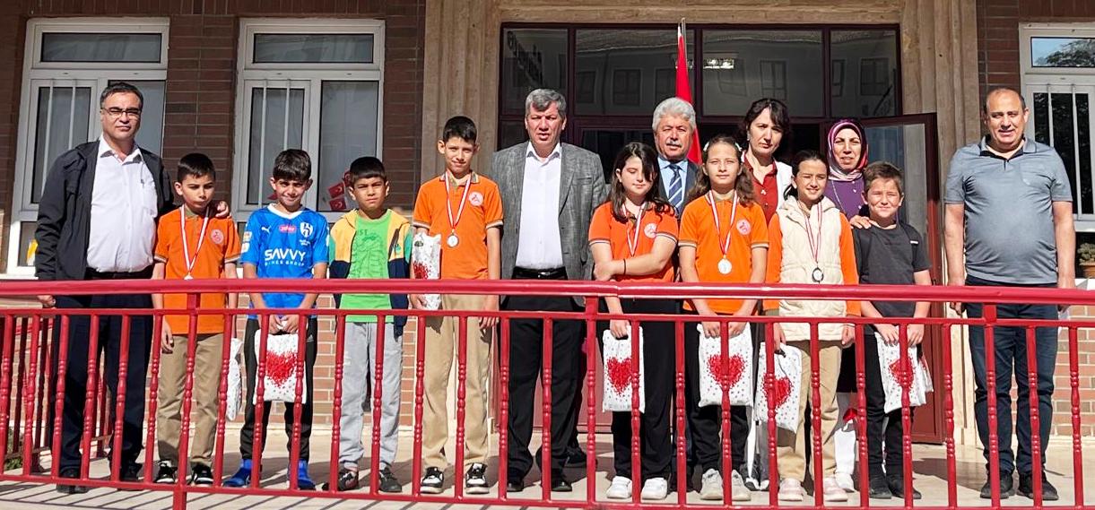 Eti Alüminyum Emine Cengiz İlkokulu, Geleneksel Çocuk Oyunlarında İl İkincisi Oldu!