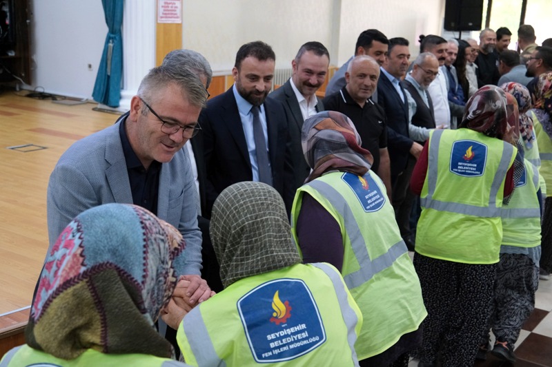 BAŞKAN ÇALIŞMA ARKADAŞLARI İLE BAYRAMLAŞTI 