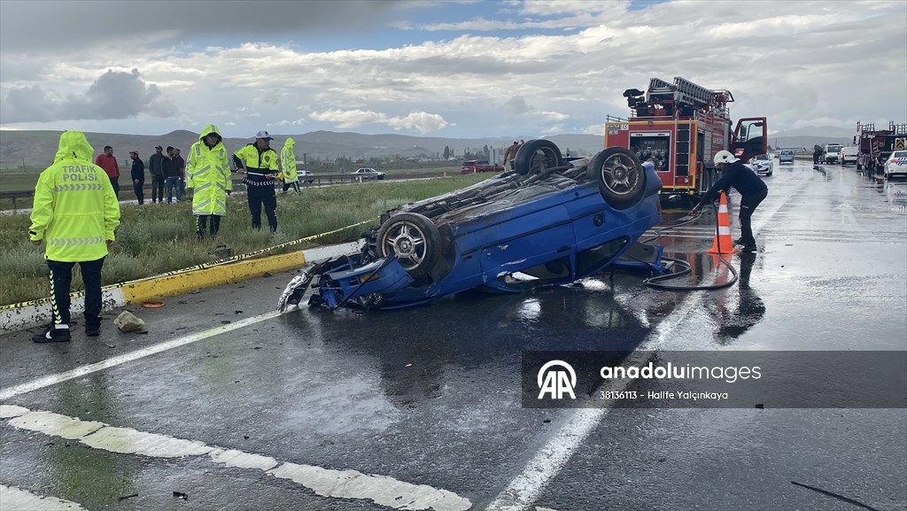  Arife gününün  bilançosu  863 trafik kazası 10 kişi hayatını kaybetti, 1319 kişi yaralandı.