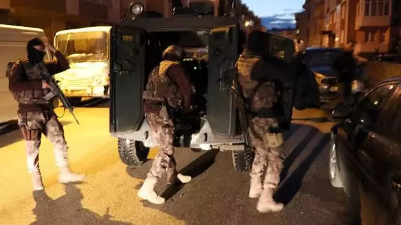 Konya  Dahil 51 İlde Büyük Operasyon: 273 Kaçakçı ve 1.022 Düzensiz Göçmen Yakalandı