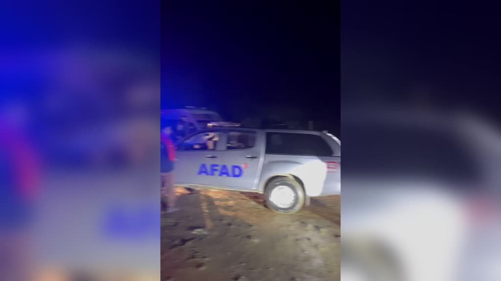 TRABZON - Doğa yürüyüşü yaparken sis nedeniyle yollarını kaybeden 75 kişilik gruba ulaşıldı