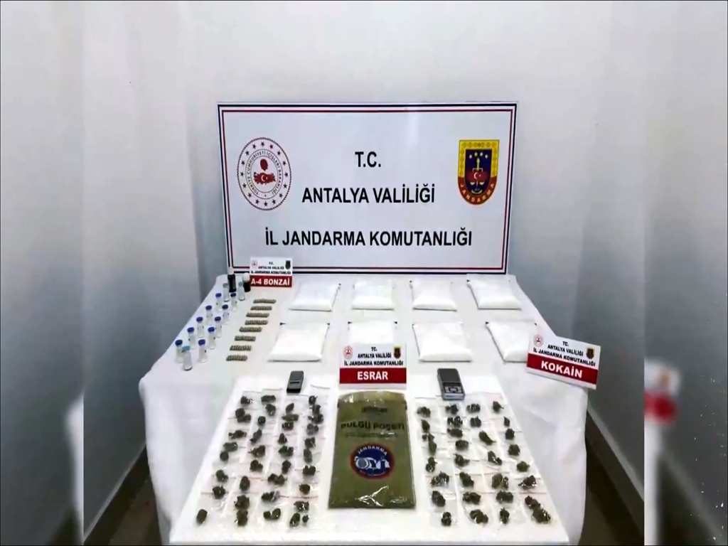 'Narkokapan-Antalya' operasyonu; 104 torbacı tutuklandı