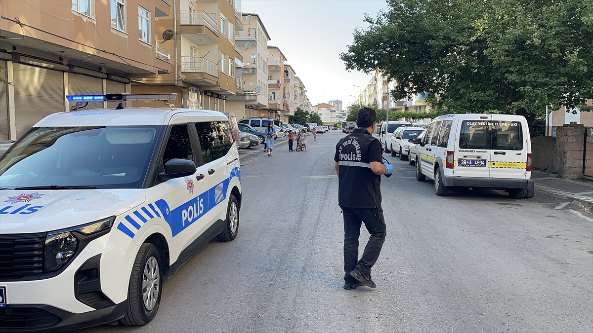 Kayseri'de alkollü 2 arkadaş birbirini bıçakladı