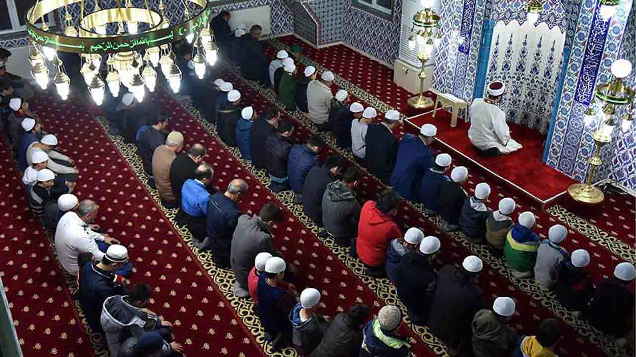 HAFTANIN   HUTBESİ ;HER YAZ YENİ BİR HEYECAN: CAMİ, ÇOCUK VE KUR’AN 