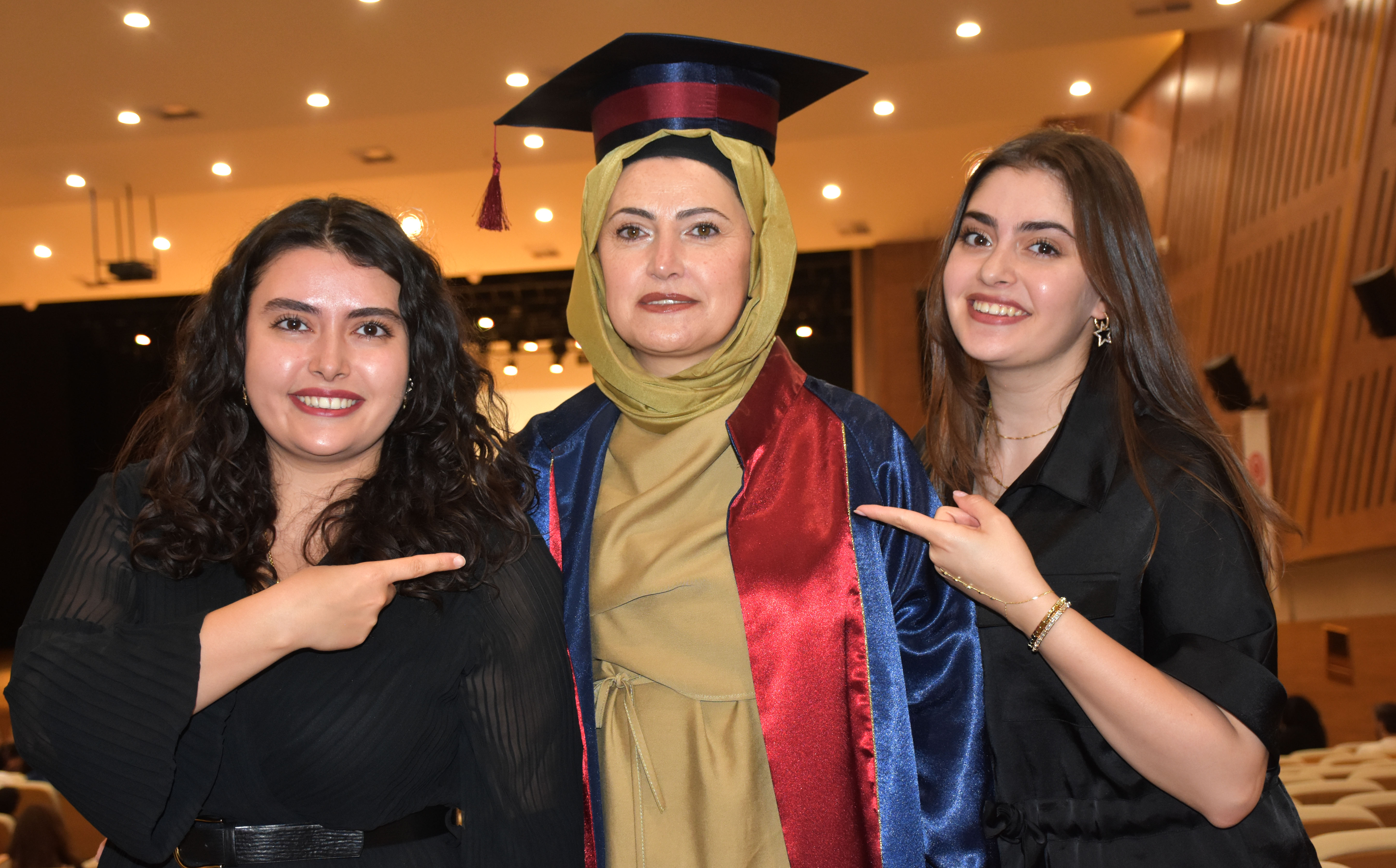 Sivas- İki kanseri yendi, 49 yaşında üniversiteyi birincilikle bitirdi