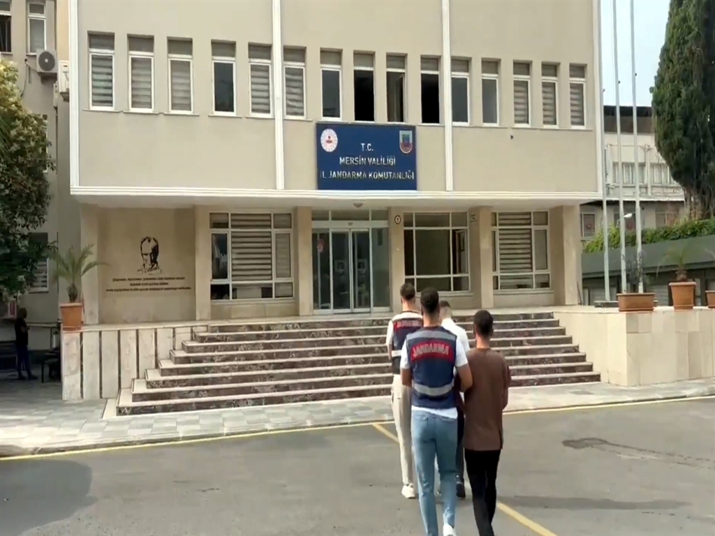 Türk Jandarması'ndan Büyük Operasyon: 1 Milyar 132 Milyon TL'lik Dolandırıcılık Çetesine Darbe!