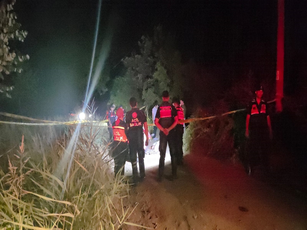 BURSA’nın Orhangazi ilçesinde boğazı kesilmiş erkek cesedi bulundu.