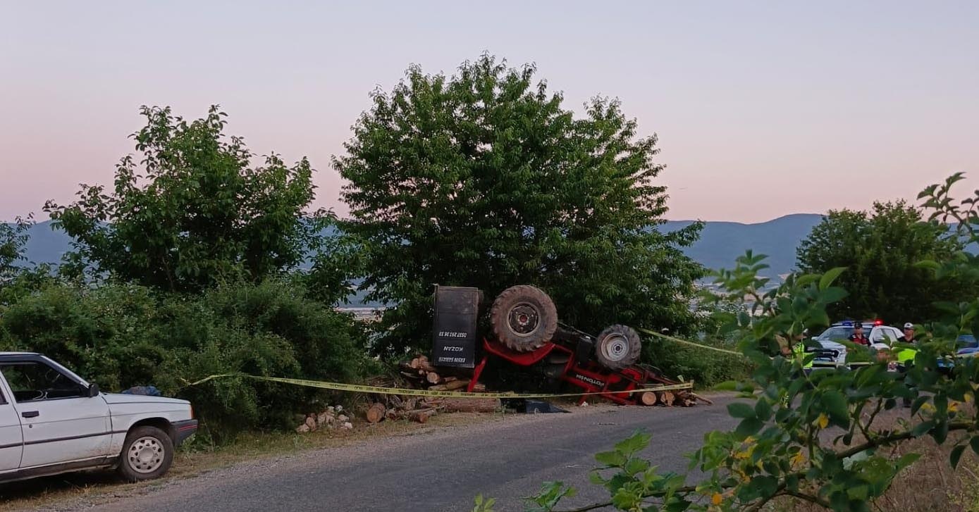 15 yaşındaki sürücünün kullandığı traktör devrildi; 1 ölü 2 yaralı