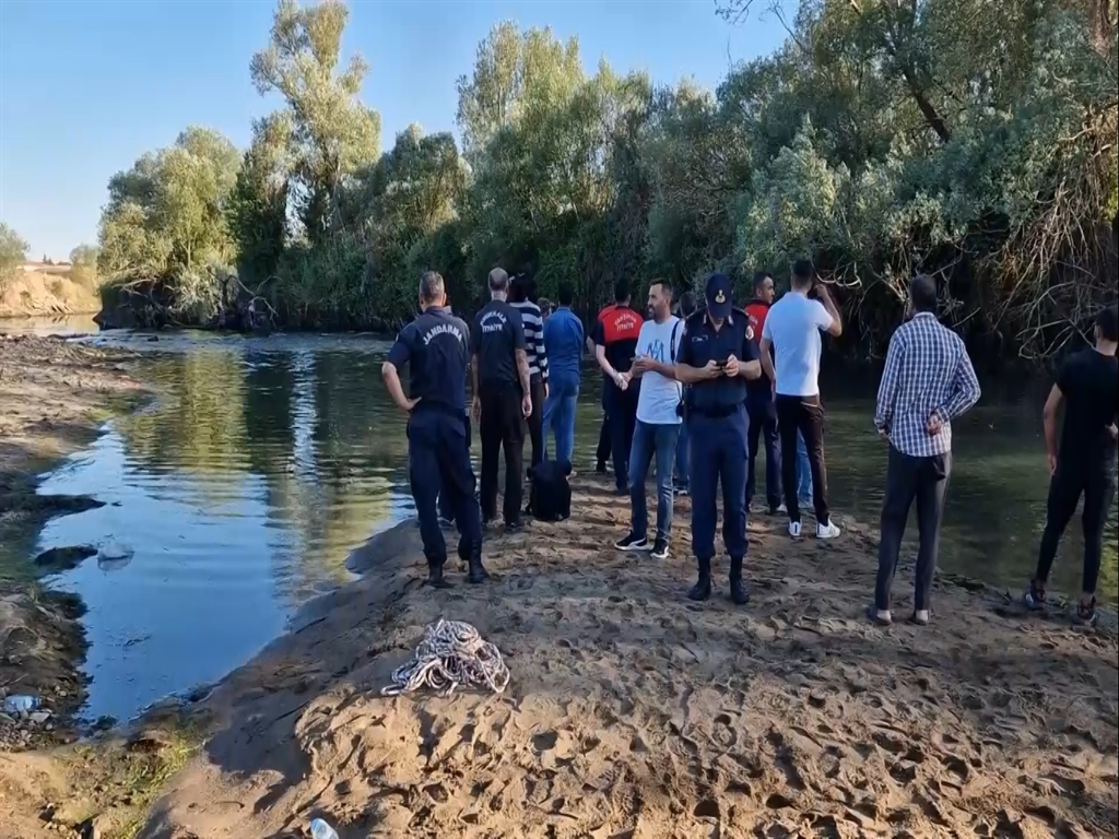 Kızılırmak'a girip boğuldu