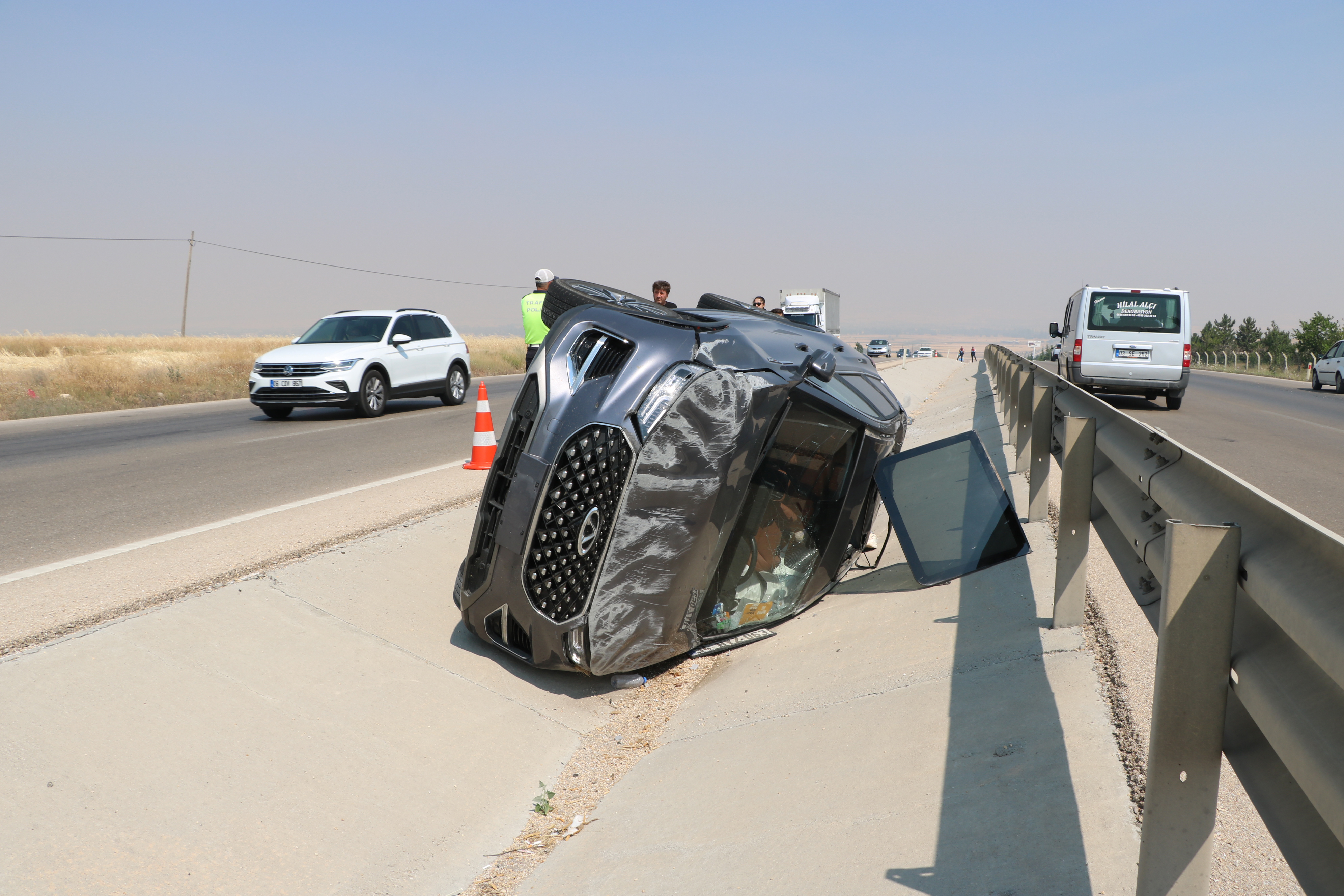 Cip refüjdeki su kanalına devrildi: 1 ölü, 3 yaralı