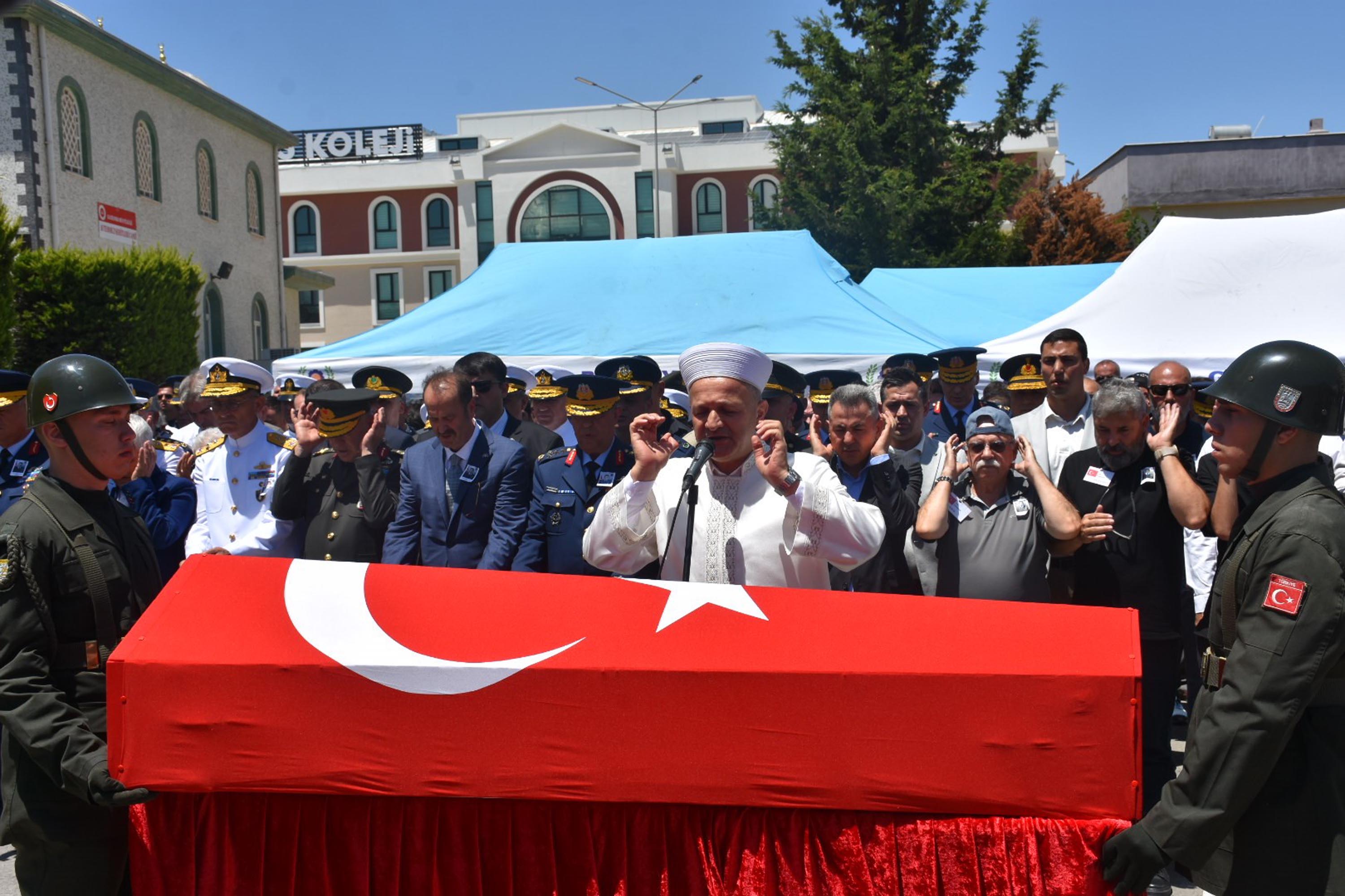 Şehit albay son yolculuğuna uğurlandı