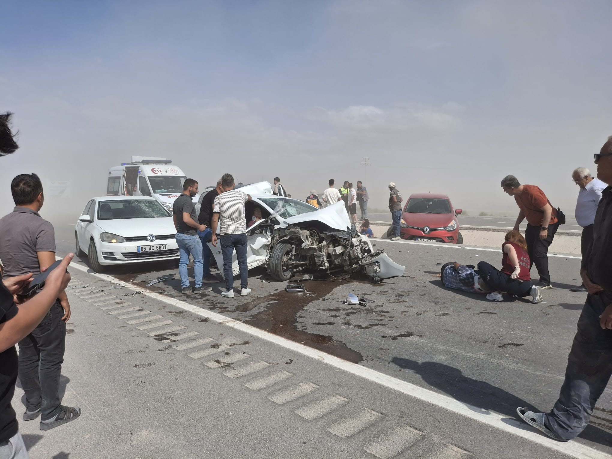 Konya Aksaray yolunda kum fırtınası zincirleme kazaya neden oldu: 11 yaralı