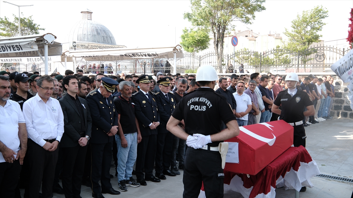 Çankırı'daki kazada hayatını kaybeden özel harekat kursiyeri Ergin Konya'da defnedildi