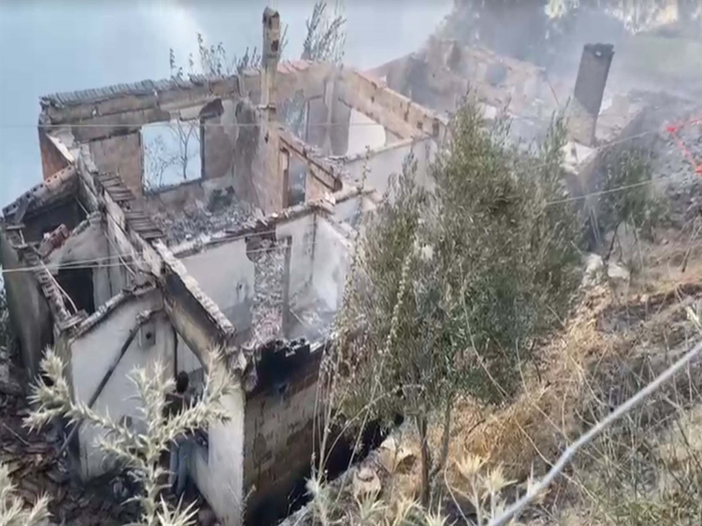  İzmirde Alevlerin Esir Aldığı Evde Acı Kayıp: Yatalak Hasta Yanarak Can Verdi