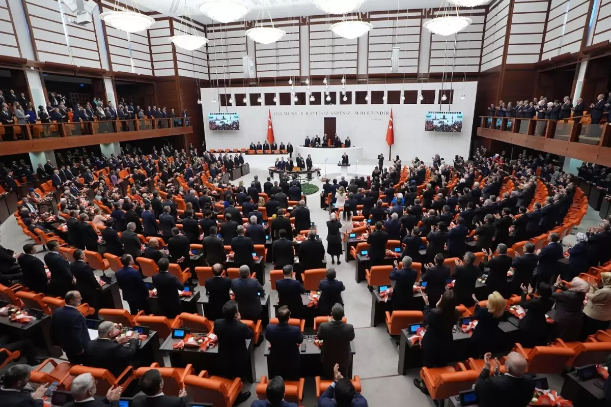 TBMM'de Toplu Hastalanma: 100'ü Aşkın Vekil ve Personel Etkilendi