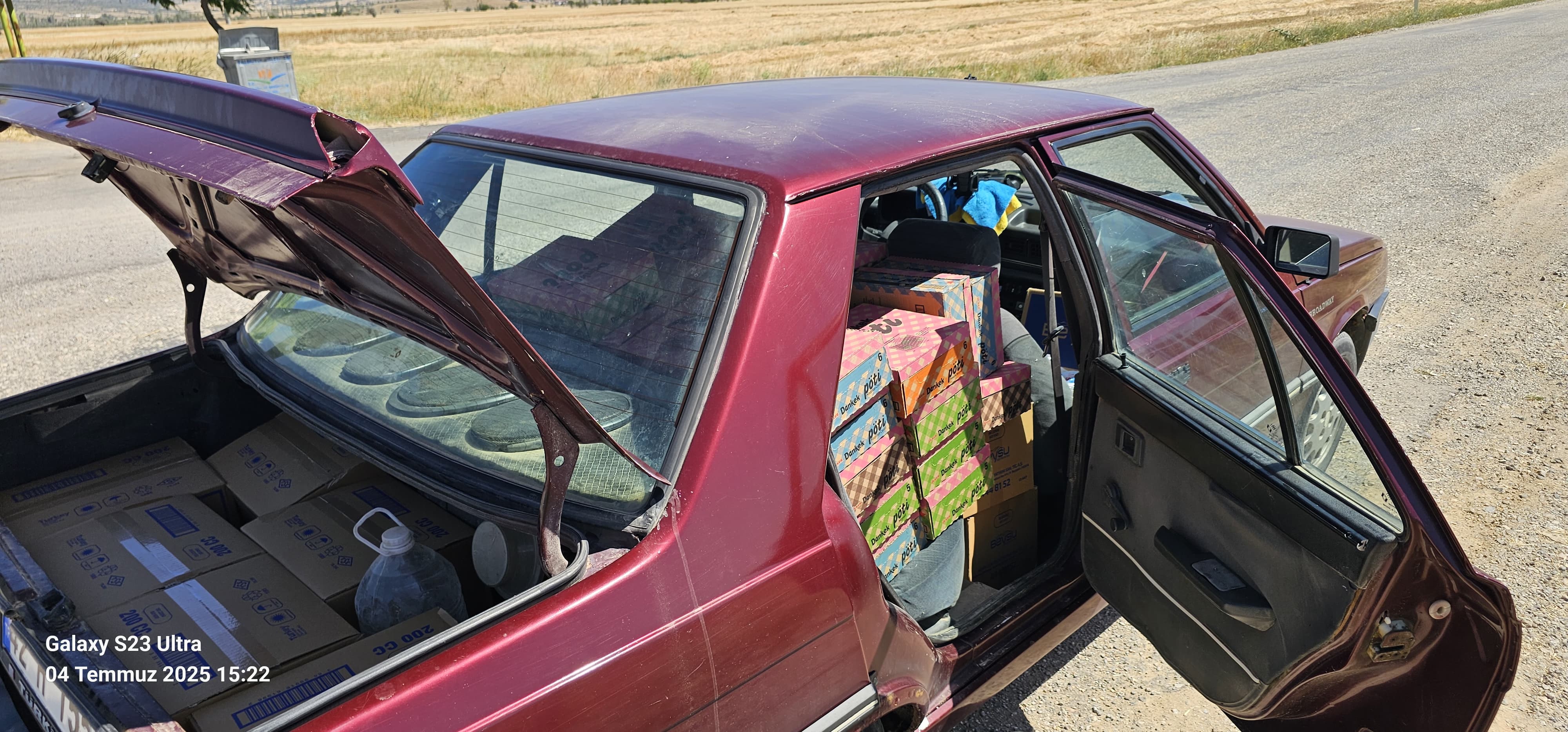  Yurdum İnsanı; Konyalı   Eski  muhtar  İzmir'deki  yangın  görüntülerine  dayanamadı    kendi  aracı ile  tek  başına   yola çıktı  