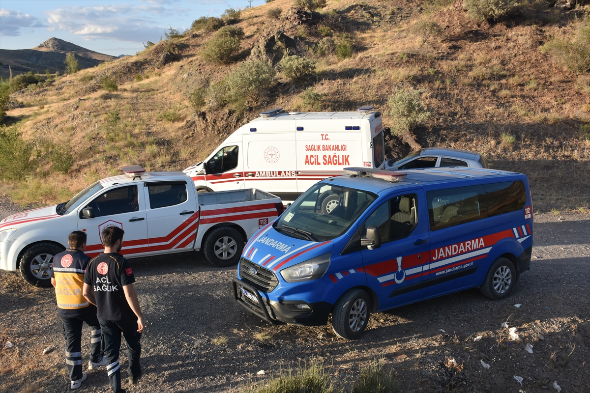 Kırıkkale'de iddialaşma sonucu köprüden ırmağa atlayan genç kayboldu
