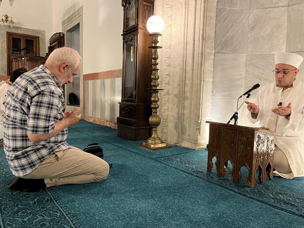 Orman yangınlarının sona ermesi için camilerde dua edildi