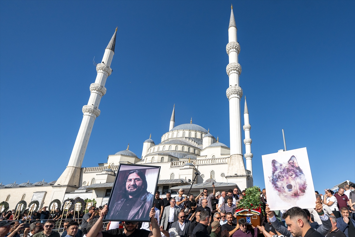 ANKARA - Gazeteci ve yazar Nihat Genç son yolculuğuna uğurlandı