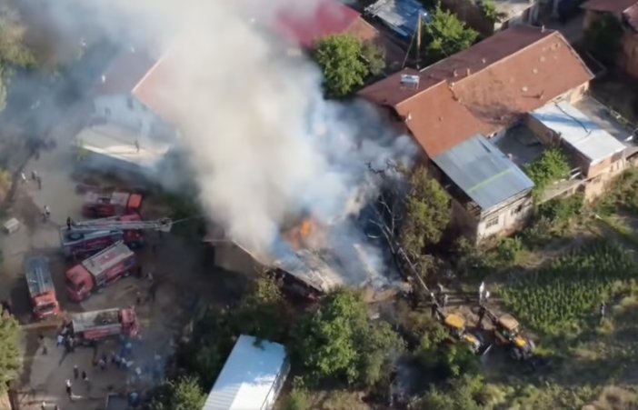 Doğanhisar ilçesi Çınaroba (Çetme) Mahallesi'nde  ev yangını