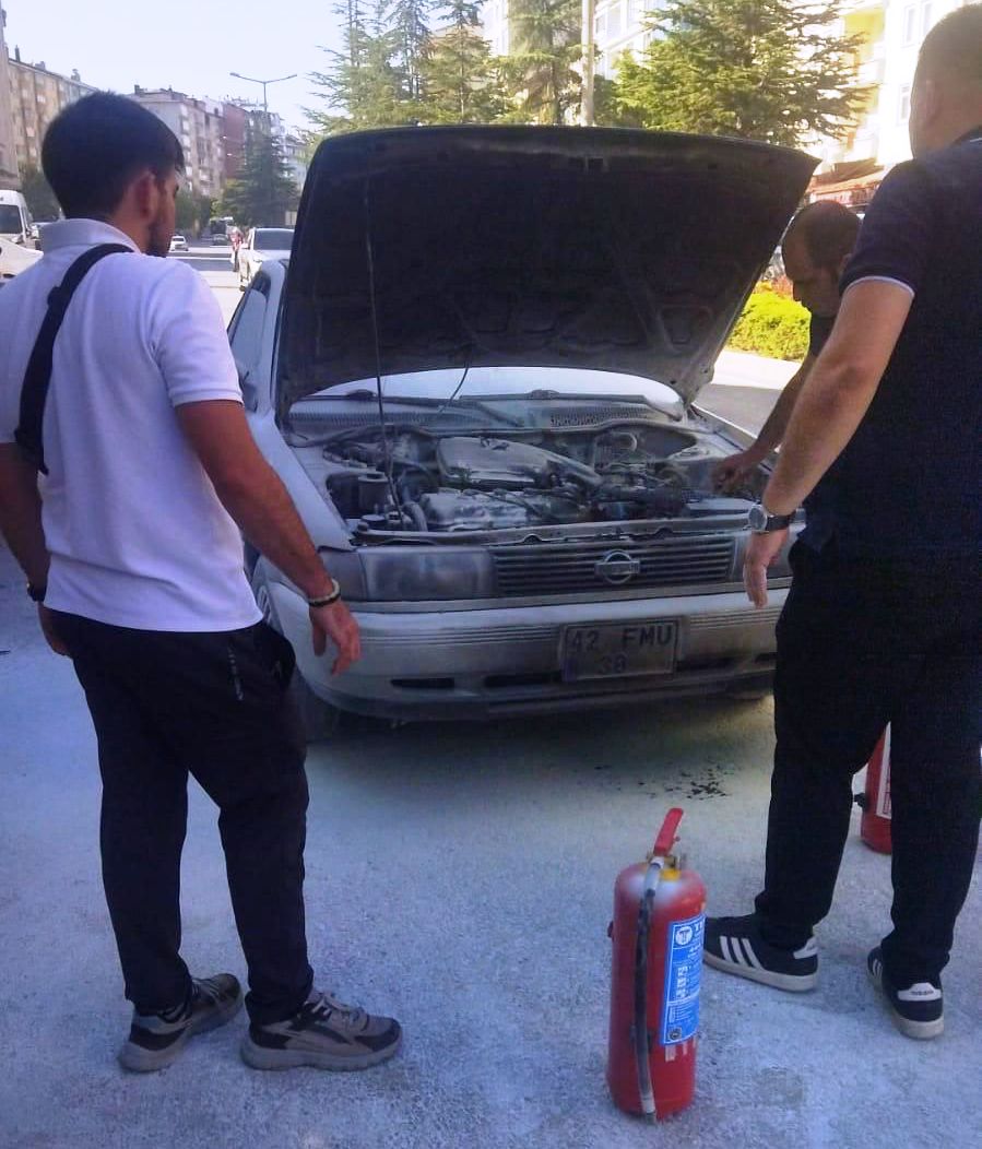 Seydişehir'de Park Halindeki Otomobil Alev Aldı: Büyük Facia Son Anda Önlendi