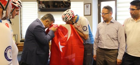 SEYDİŞEHİR'İ YASA BOĞAN ACI KAZA: SELÇUK ÜNİVERSİTESİ PERSONELİ AHMET EKİZER TRAFİK KAZASINDA HAYATINI KAYBETTİ